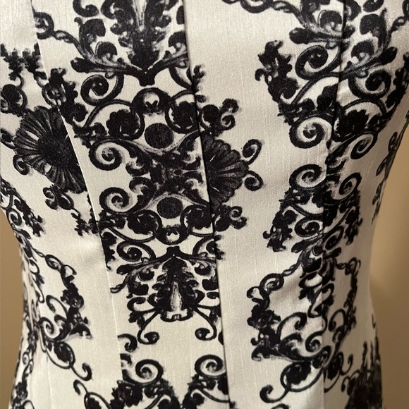 Taylor Cream With Black Print A-Line Dress Sz 4 - Picture 4 of 7